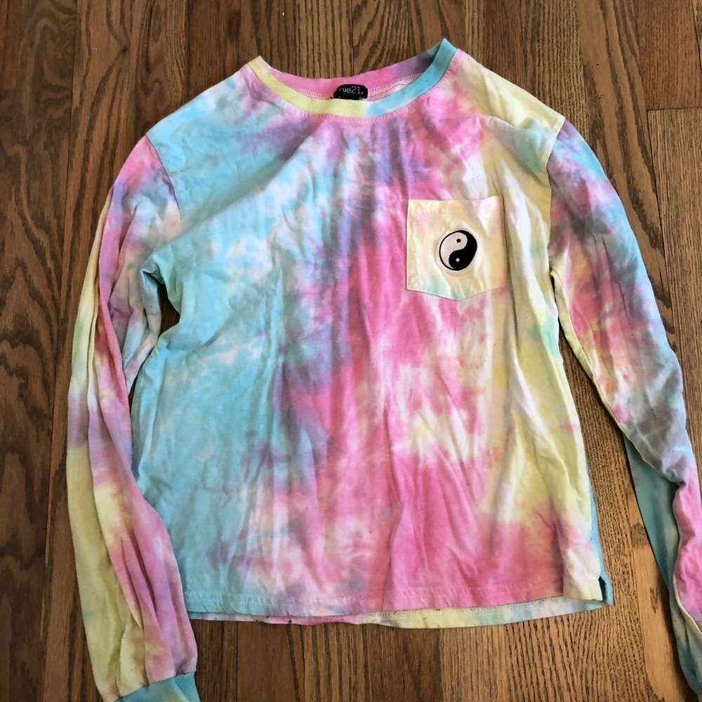 Rue-21 long sleeve tie dye t-shirt size Medium
